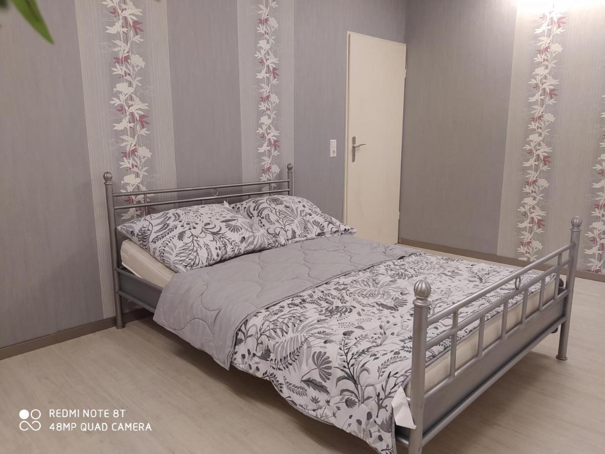 Park Villa Ferienwohnung Mit Pool Und 3 Schlafzimmer Uelzen Ngoại thất bức ảnh