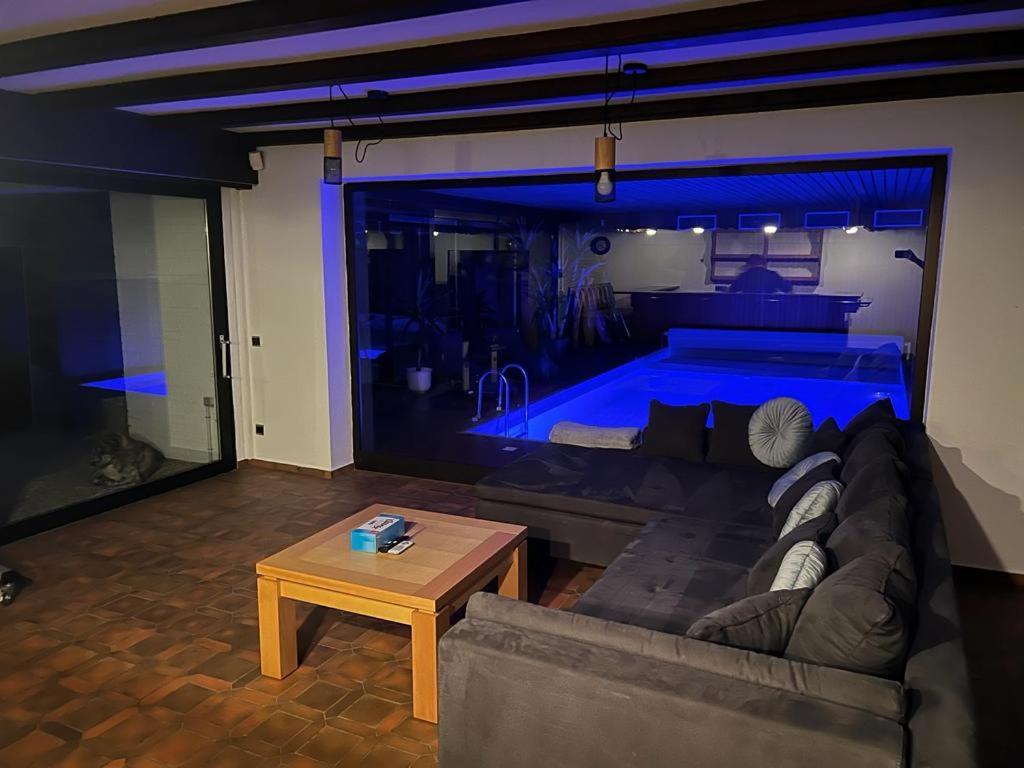Park Villa Ferienwohnung Mit Pool Und 3 Schlafzimmer Uelzen Ngoại thất bức ảnh