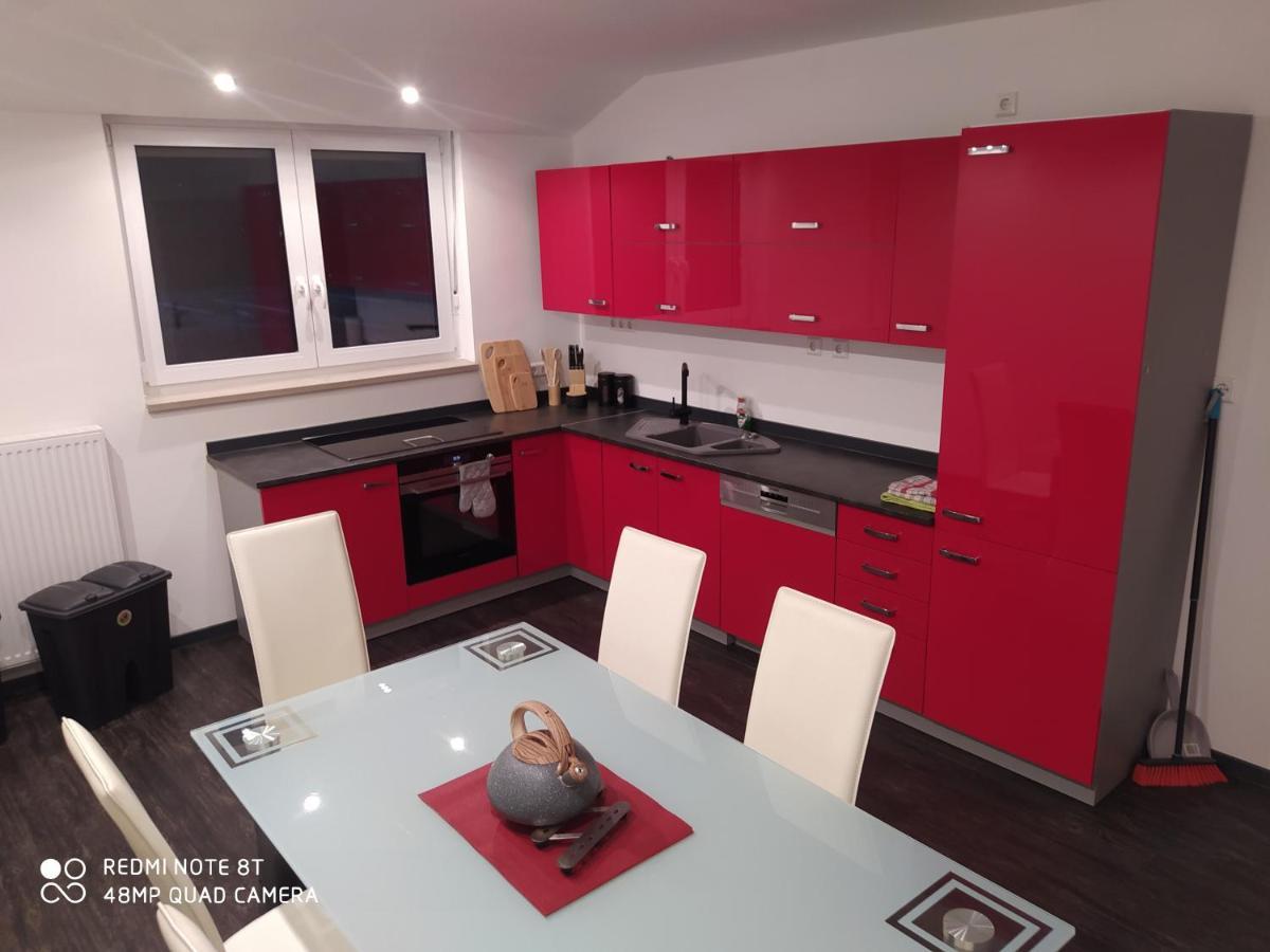Park Villa Ferienwohnung Mit Pool Und 3 Schlafzimmer Uelzen Ngoại thất bức ảnh