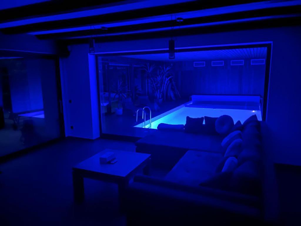 Park Villa Ferienwohnung Mit Pool Und 3 Schlafzimmer Uelzen Ngoại thất bức ảnh
